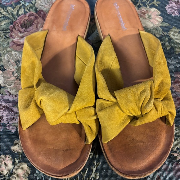 JEFFERY CAMPBELL Mustard Suede Knot Sandals Size US8 EU39 - Picture 4 of 7